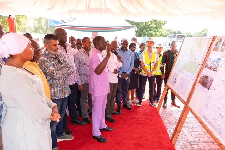 RolexRono's tweet image. Earlier today,the Baricho water floods protection works project was commissioned.This initiative will protect water infrastructure from floods.
President&apos;s proactive approach to infrastructure safety is commendable .
#RutoDelivers 
#Floodprotection