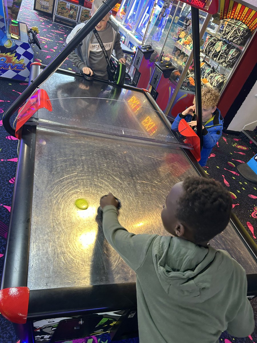 Emily enable tweet media