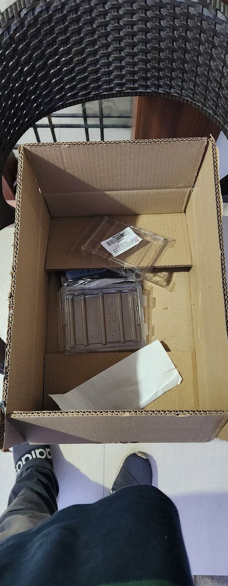 thevinayaknair's tweet photo. Who at Amazon trains the employees to fit a hard drive into a box 10 times it's size? The hdd plastic box was open and drive was moving around in the larger box. I hope the drive is not damaged. 😢 #amazon #amazoncustomer https://t.co/PsjDXQJzyU