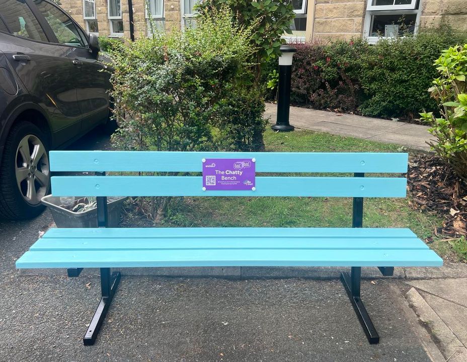 TrinityFold's tweet image. Come and have a natter with us on our new chatty bench 😁😁