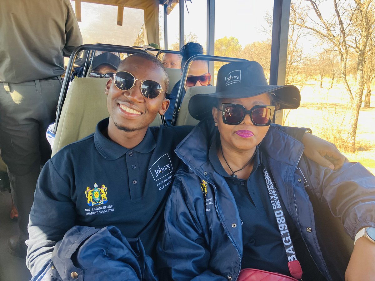 CommDevCoJ's tweet image. Section 79 committee councillors, together with JCPZ and the Community Development Department , conduct an oversight tour at the ZOO farm in Rietkuil, observing the care, food storage, and feeding of the animals.
#JoburgCares #JoburgServices #WeServeJoburg #JCPZCares