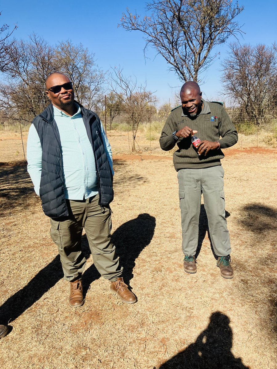 CommDevCoJ's tweet image. Section 79 committee councillors, together with JCPZ and the Community Development Department , conduct an oversight tour at the ZOO farm in Rietkuil, observing the care, food storage, and feeding of the animals.
#JoburgCares #JoburgServices #WeServeJoburg #JCPZCares