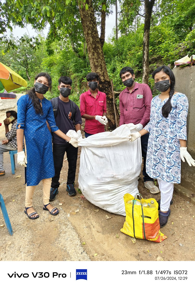SubashChMahanta's tweet photo. Waterfalls should flow with water, not plastic! Team @SATTVIC_SOUL Keonjhar, made a splash at Gundicha Ghagi Waterfall, collecting 40+ kgs of plastic waste! #PloggingSuccess #EcoFriendly https://t.co/5vPQiOBCPr