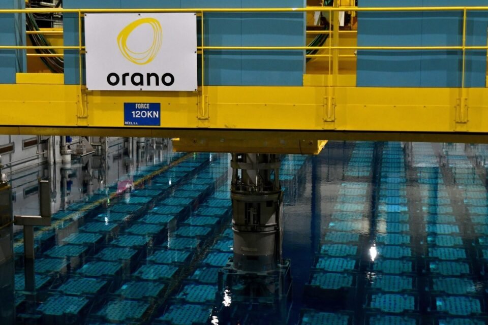 Malijetactu's tweet photo. Nucléaire. Le groupe français Orano annonce une perte de 133 millions au premier semestre https://t.co/U8FIHaDMOy #malijet #uranium #cominak #orano #tiani #bazoum #aes #niger #burkina #mali #france https://t.co/yK61SkQ0e5
