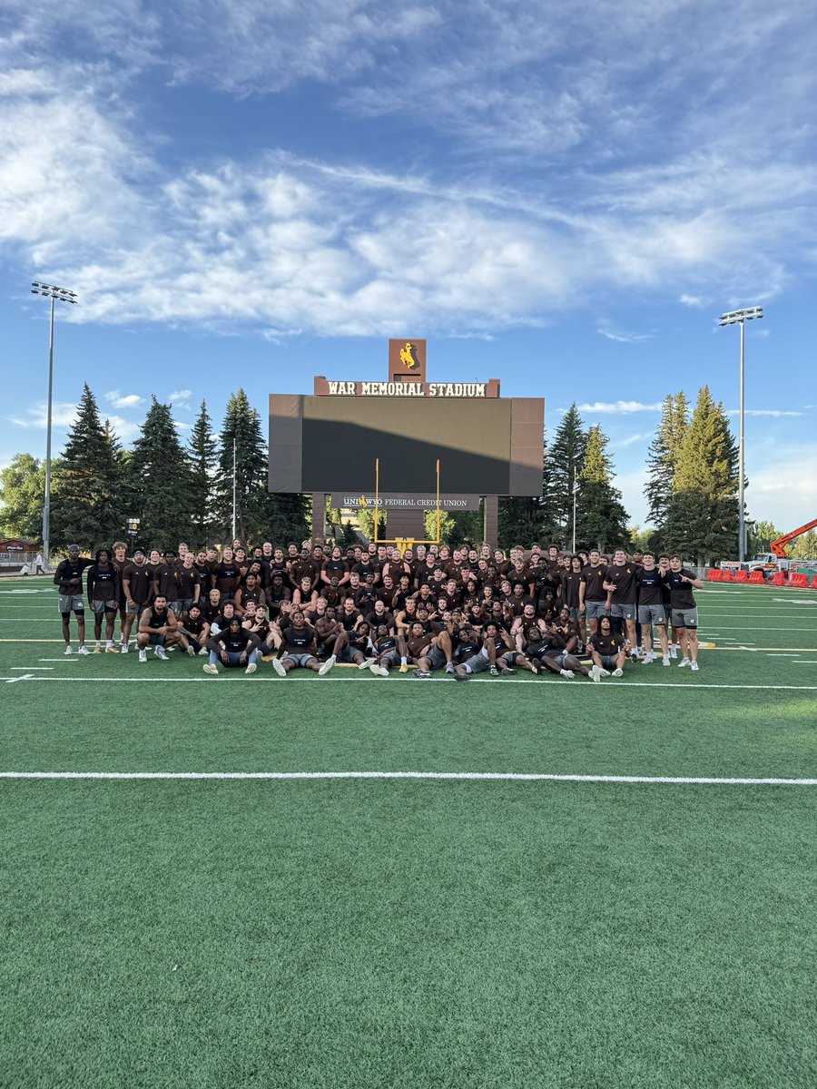 EricDonoval's tweet photo. 2024 Summer complete✅⛓️

Incredible body of work put together by an incredible group of men. Kept their heads down and stayed diligent to the process, came in with a consistent mindset and approach, and destroyed everything we threw at them..TOGETHER. GRATEFUL to coach them!🫡 https://t.co/VJJN0XwdLv