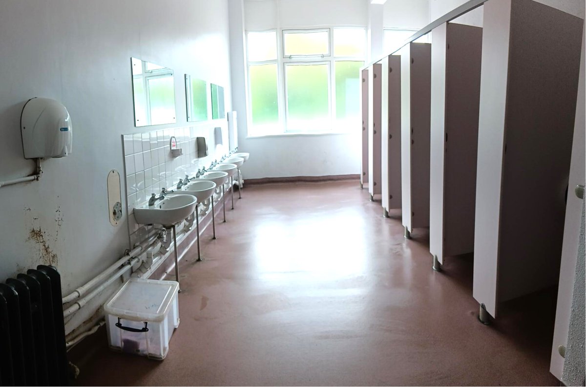 EPremises's tweet image. Summer '24 Week1: Lots going on, over @WilmingtonGSG it's out with the old and in with the new for our ground floor toilets! We're opening up the entrance and really letting the sunshine in. Keep following each Friday for an update on this and our other projects @Endeavour_MAT!