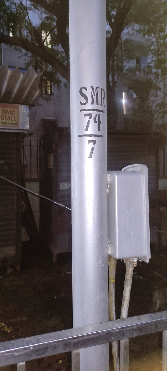 njs786's tweet photo. @myBESTElectric wadala anophil bharni road pe ye street lamp or puri road k lamp band pade ek hafte se pls inko repair karke chalu kare @mybmc @CaptainTamil @VanuSufiyan https://t.co/TkVCsTMYf3