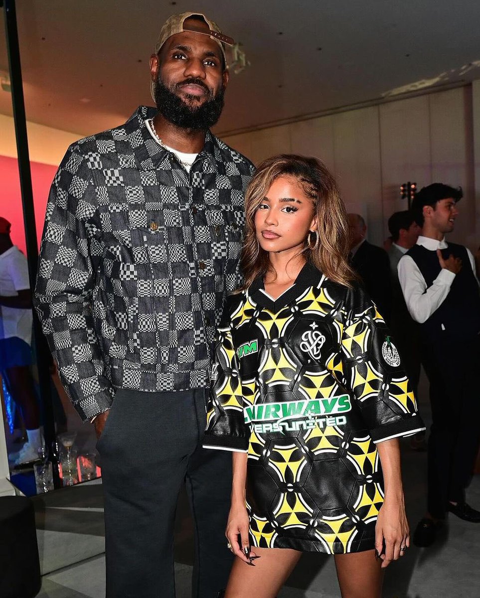 teventguy's tweet image. Tyla performed and linked up with LeBron James, Angel Reese, and Snoop Dogg at Louis Vuitton's 'Prelude to the Olympics' event in Paris.

#Tyla #Olympic2024 #Paris2024
