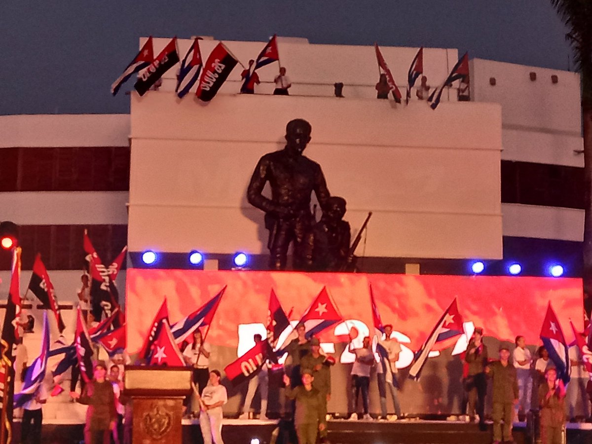 cdimarcial65727's tweet photo. #CubaPorLaVida
#CubaCoopera
#LaHistoriaPorAsalto
#ZuliaCoopera
#71Moncada Gala político cultural celebrada en Santi Spiritus por los asaltos a los cuarteles Moncada y Carlos Manuel de Cespedes. https://t.co/J1wSknW8mf