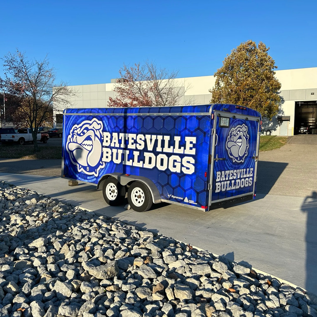 signarama's tweet image. Transform your vehicles into mobile billboards that showcase team spirit and attract attention wherever you go. #Signarama #VehicleGraphics #TrailerWraps #TeamSpirit #MobileBillboards #PromoteYourTeam bit.ly/3SiIZ4a