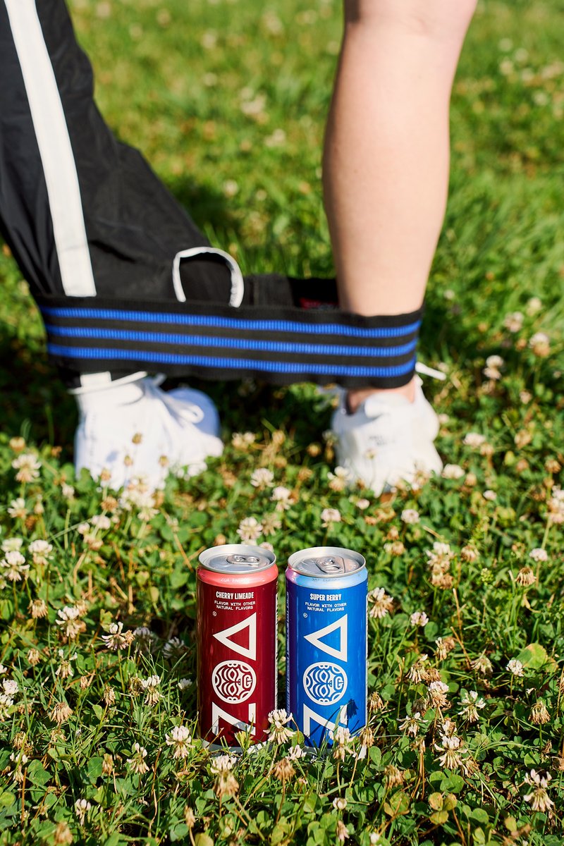 ZOAenergy's tweet image. Let’s the games begin 🏁 Need to fuel your own backyard games this summer? Sip on Cherry Limeade and SuperBerry as the competition heats up 🤸‍♀️🔥

Cheers to the USA 🇺🇸 And be sure to score our Backyard Games Bundle (find the 🔗 in bio) 

#BackyardGames #SummerGames