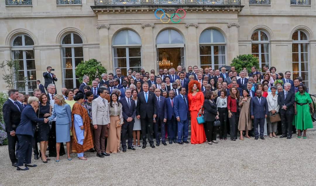 slnewstwit's tweet photo. @PresidentBio and 80 other heads of state were welcomed by the President of France, @EmmanuelMacron, at the Élysée Palace during the opening ceremony of the Paris 2024 Olympic Games. https://t.co/c02aWux89H