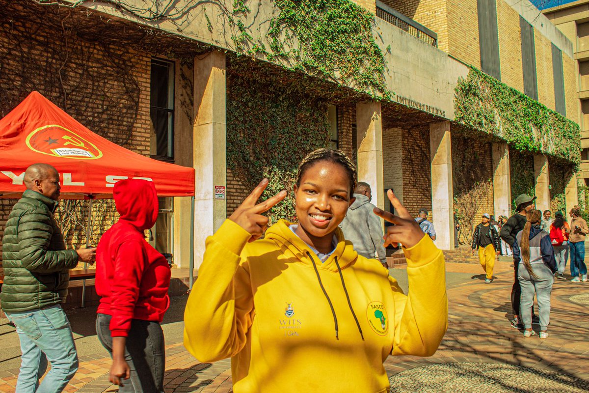 GPSACP's tweet photo. [PICTURES] YCLSA Shimi Matlala branch Chairperson, Cde Pabalo Speelman, assists the DILC in navigating through Wits University, engaging with young people, and recruiting new members to the YCLSA.

#YCLSAAtWork
#SACPAtWork https://t.co/vzDNOY9agJ