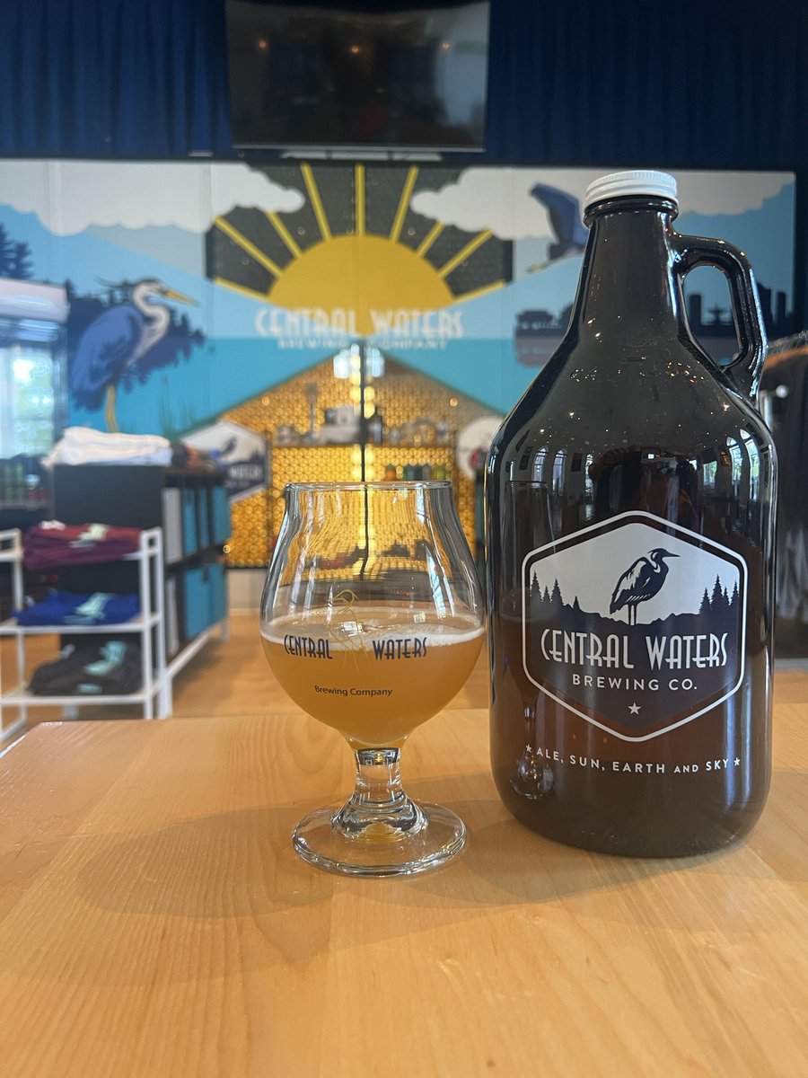 We got a chance to try the Central Waters Brewing Company Funnel Cake Ale they brewed for us at The Wisconsin State Fair! It’s a funnel cake in a glass! 

Add a flavor too:  Strawberry, Caramel, or Chocolate!

It will be on tap at Badger Bites by The Tap Yard starting August 1st!