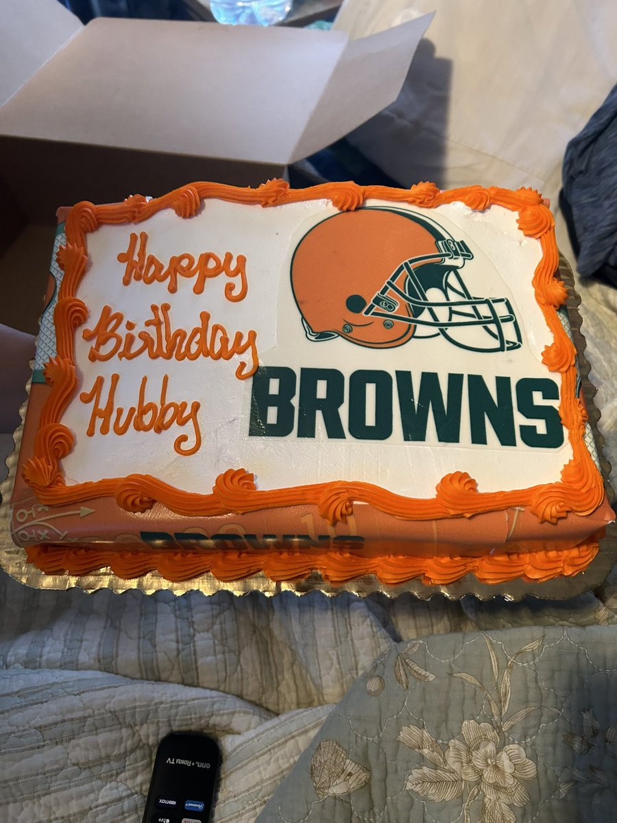 JackDaddyBaby's tweet photo. She nailed the birthday cake. https://t.co/2R6PHE1B5n