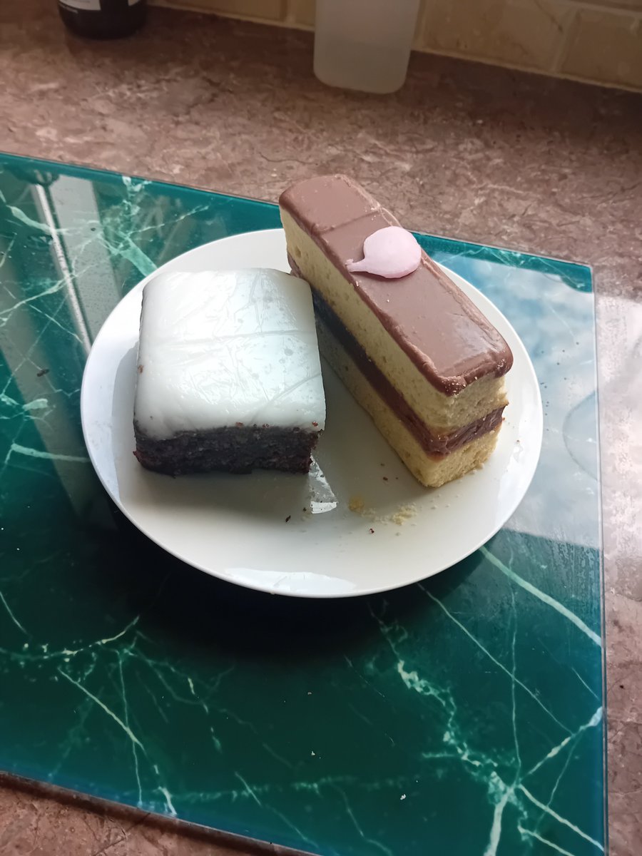 One of life's tough decisions to make <a href="/alanontour/">Alan Drummond</a> <a href="/paul/">Paul Rollo</a>