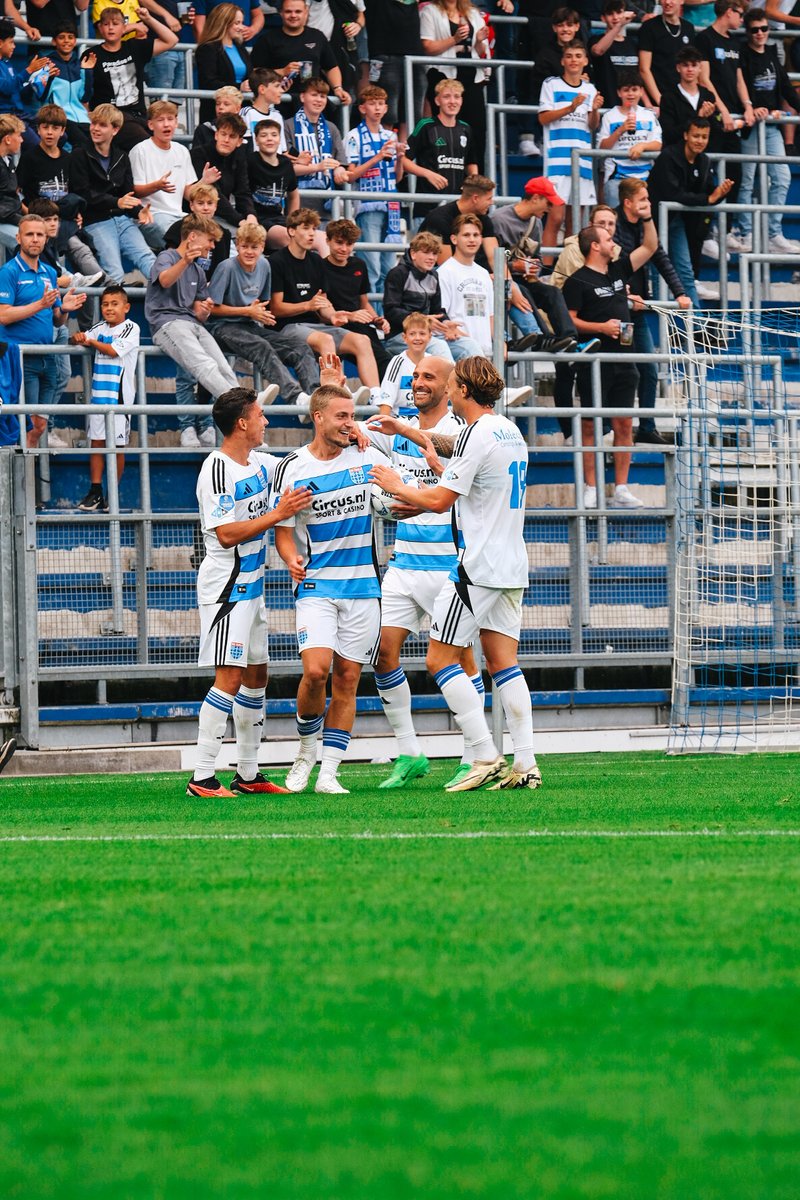 PECZwolle's tweet photo. AFGELOPEN | PEC Zwolle boekt in eigen huis een klinkende oefenzege op De Graafschap: 5-0! 

#pecgra #peczwolle https://t.co/lFKNnb11Cp