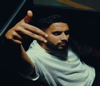 SimplyBhangra.com (@simply_bhangra) on Twitter photo Out now via <a href="/Collab_Creation/">Collab Creations</a> is the track titled “Rumours” by #Chinna featuring #GurlezAkhtar. The Music is by <a href="/mannisandhu/">Manni Sandhu</a>
simplybhangra.com/bhangra-videos… Out now via <a href="/Collab_Creation/">Collab Creations</a> is the track titled “Rumours” by #Chinna featuring #GurlezAkhtar. The Music is by <a href="/mannisandhu/">Manni Sandhu</a>
simplybhangra.com/bhangra-videos…