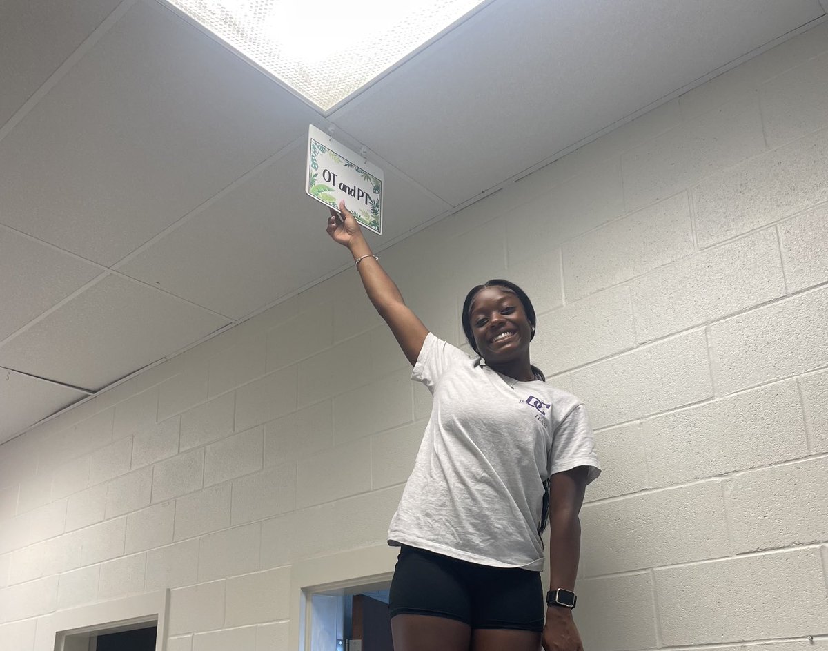 TweetDCS_DCPS's tweet image. Our DCHS Student Council president has volunteered here several hours this summer to make things perfect for our Little Jags! We love our DCH pals and especially KB! @dchsjaguars