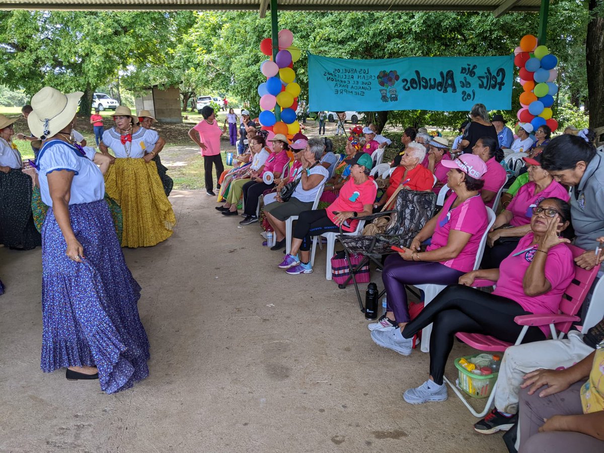 CSSPanama's tweet photo. La @CSSPanama realizó diversas actividades en pro a la salud física y mental del adulto mayor en el #diadelosabuelos en sus diversas unidades ejecutoras a nivel nacional.
#CSScontigo https://t.co/CA0V80ltAJ