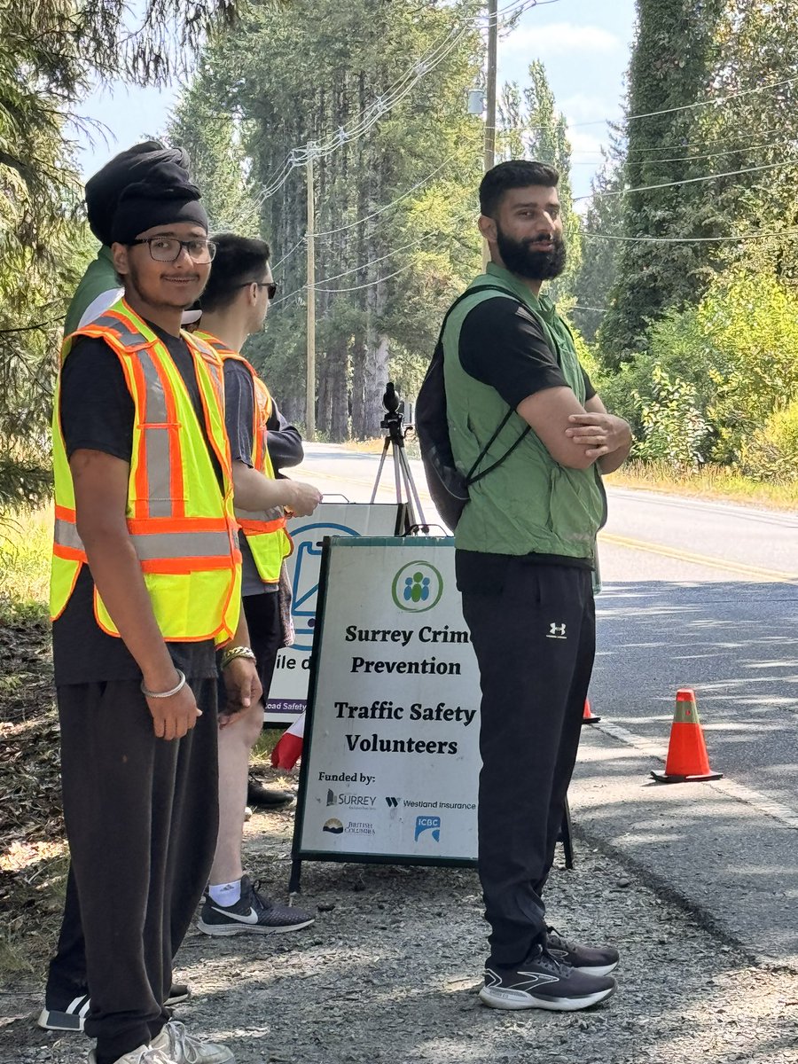 Always a great way to head into the weekend after spending time with the #GreenTeam <a href="/PreventCrimes/">Surrey Crime Prevention Society</a> doing speed watch <a href="/CityofSurrey/">City of Surrey</a> These dedicated volunteers are reminding drivers there is #NoNeedForSpeed and to #DriveSafeBC <a href="/icbc/">ICBC</a> <a href="/surreyps/">Surrey Police Service</a> <a href="/SurreyRCMP/">Surrey RCMP</a> Happy Friday ☀️