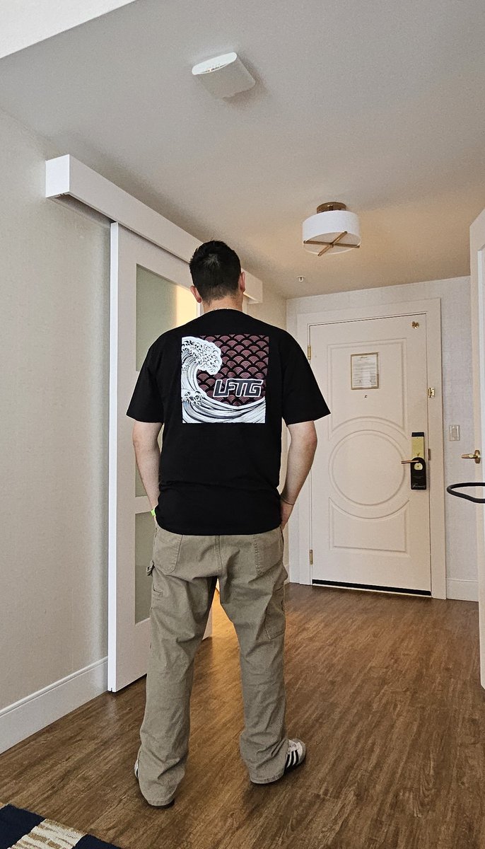 REFRESHgglive's tweet photo. Merch is up! https://t.co/VlAieXiHqn go get some premium Ts, and some noice hoodies. Spread the love. https://t.co/D1FurUQtfW