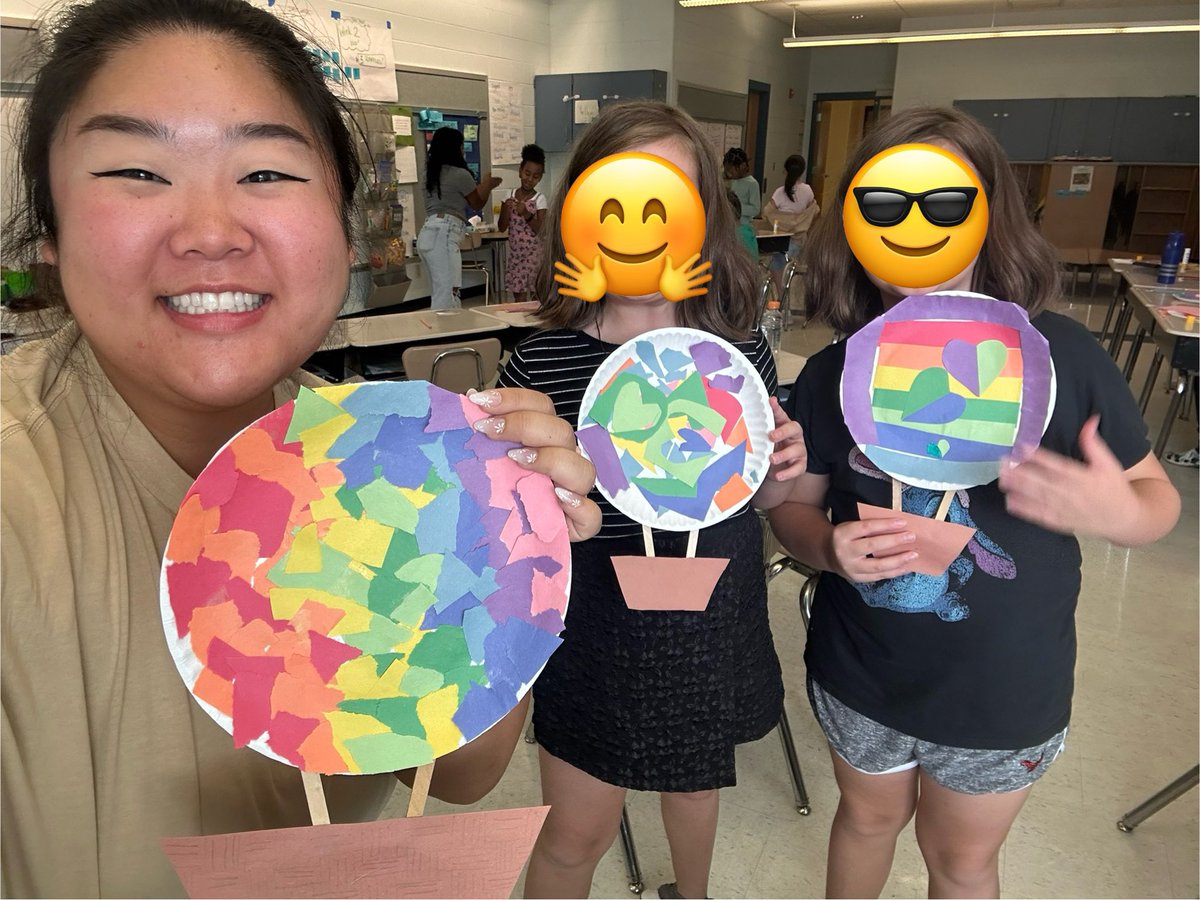CougarOuts's tweet photo. Students are enjoying their ELO summer experiences! Kindergartners made drawings of a character after reading “Ribbit.”
4th graders made hot air balloons after reading about them. We are smiling, learning, and enjoying our summer time together ☺️! https://t.co/Zn7vH8I35C