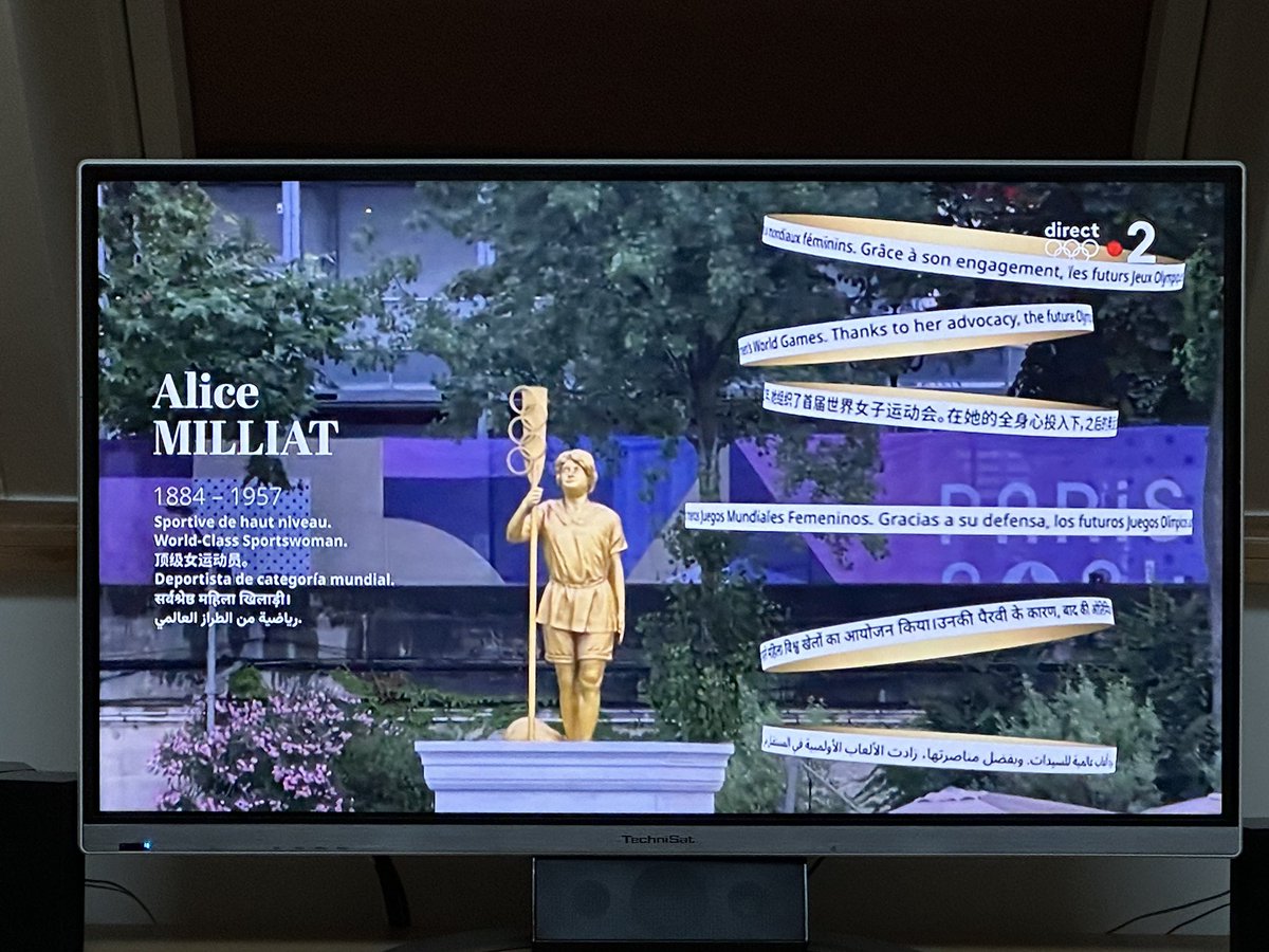 aureliebresson's tweet photo. Quel tableau incroyable et émouvant en hommage à la #sororite aux femmes dont Alice Milliat ! En ces jeux les plus féministes de l’Histoire, à Paris, c’est juste magnifique @Paris2024
#Olympics #JO2024PARIS #merciAlice Fière d’être française 🇫🇷 https://t.co/zXqDFdhAB4