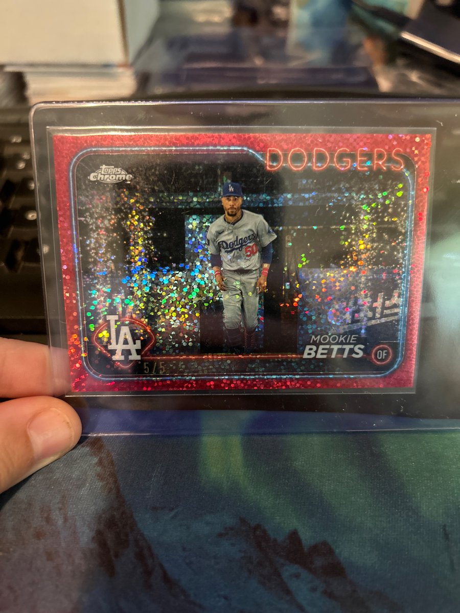 itsbodeygetatme's tweet photo. @Topps mail day! https://t.co/qowjnk8W59
