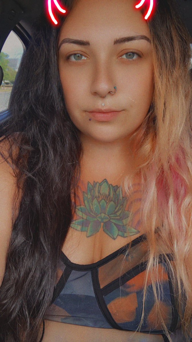 Want some personal pics from me? Message me and let me know your request. 💖