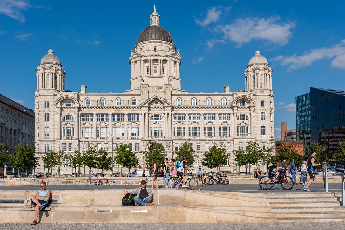 LiverpoolVista's tweet photo. #Liverpool Life. Down by the river at the Pier Head. https://t.co/UdZtVOyO9O