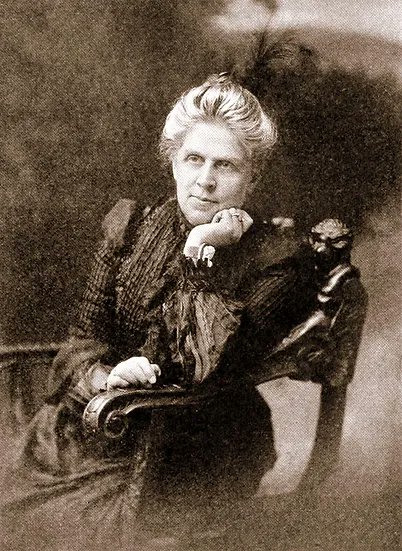 Nuestro quinto episodio presenta nuestra ✨mini serie "Mujeres que revolucionaron la agricultura",  donde exploramos la vida y los logros de Harriet Williams Rusell Strong, conocida cariñosamente como la "Reina de la Nuez". 🌱Disponible en Spotify y Apple Podcasts. 🎙️