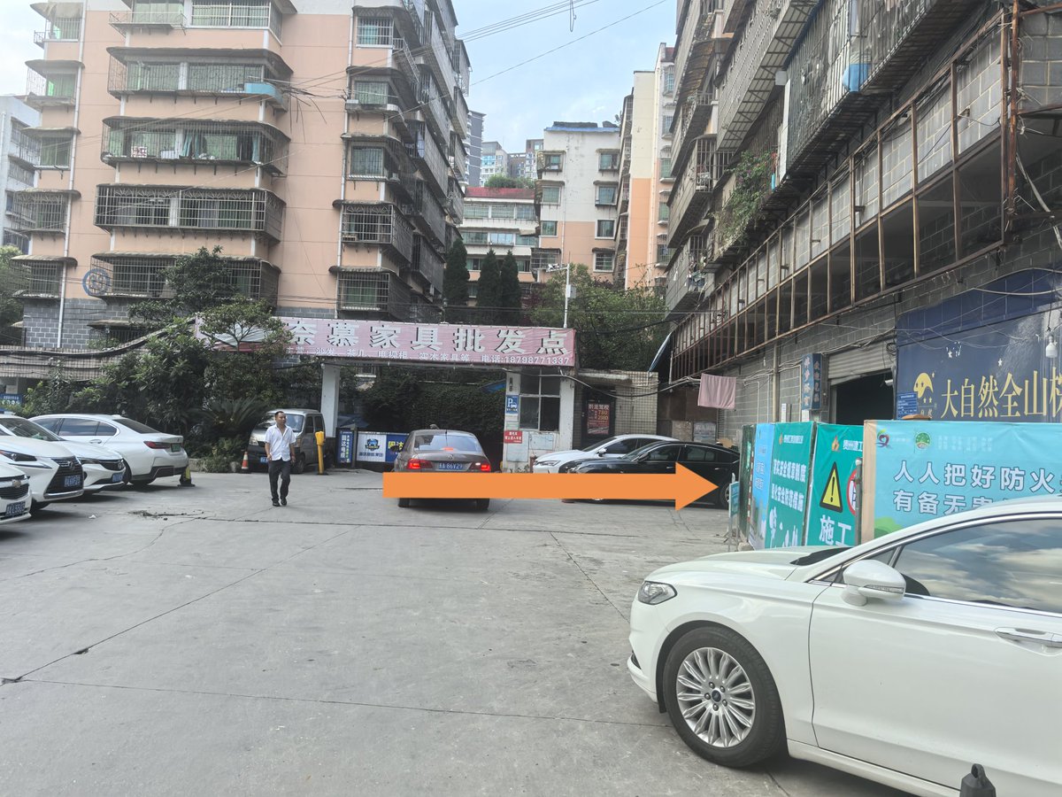 #贵阳浴室 
地点:蓑草路云虹家园；
环境:毕竟是老浴室，环境不好，但是卫生还行；
年龄段分布:各年龄段均有，素质参差；
注意事项:门票30可过夜注意防护；
简介:贵阳目前仅存的一家浴室，周五周六晚是高峰期，建议早点去，晚了没有柜子，想过夜的需要找好床搭子，手慢无床位和被子，过夜注意个人物品。