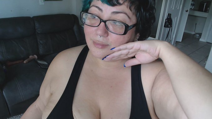 LuckLucyBBW is live now! https://t.co/3ehVFTFAzS https://t.co/ShWbRDMdzv<a href="/tag/mvsales"class="tags"><span>#mvsales</span></a>