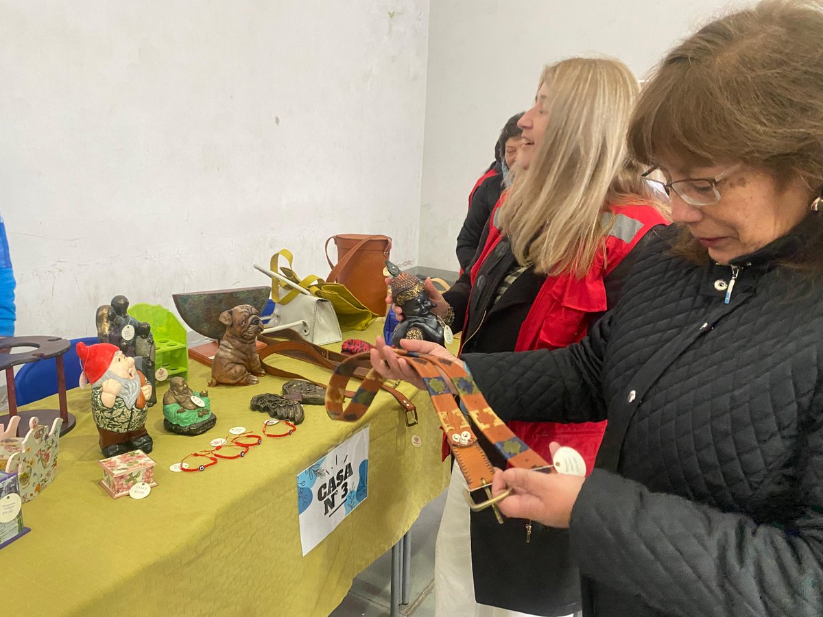 SenameMaule's tweet photo. Hoy📆

✅Con presencia de autoridades regionales se realizó la Feria de Invierno del CIP-CRC Talca que expuso trabajos que hacen los jóvenes en proceso de reinserción en sus talleres durante el año: telares, bisutería, cerámica, trabajos en cuero, crin, pinturas, entre otros. https://t.co/xEcKdFVF3X
