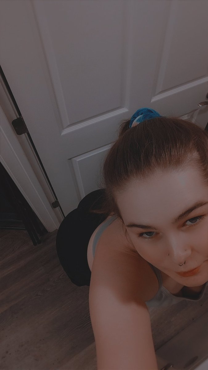 Cheese1ellie's tweet photo. Live now on fambase 👀👀🤪😈 https://t.co/gQLP3DeUrG