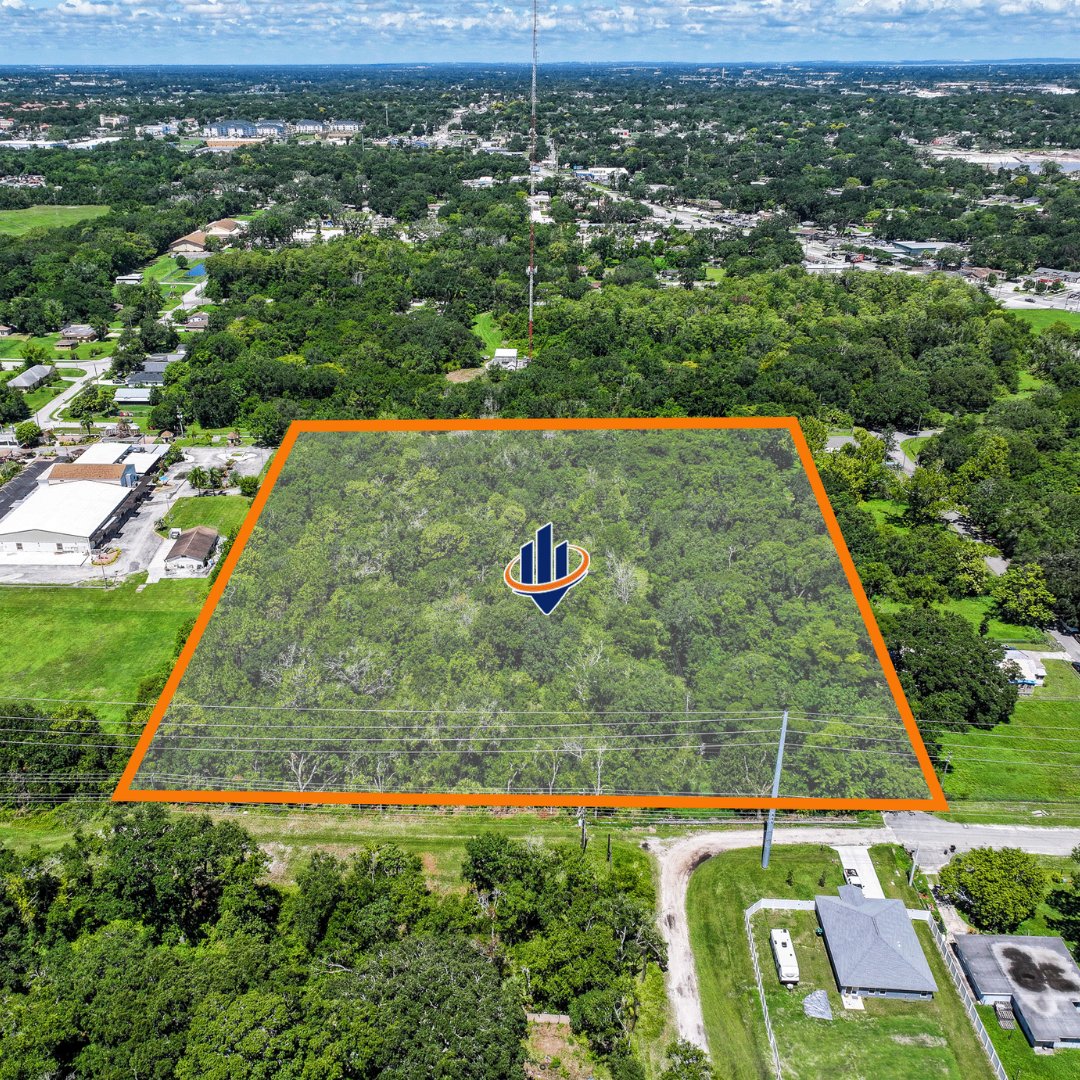 #ForSale | 4.64 acres of prime residential development land in #Orlando. This property offers the potential for R4 zoning conversion, allowing for the construction of up to 48-50 townhomes or maintaining R4 zoning for 4 single-family homes per acre.

🔗 loom.ly/NBbT4Pg