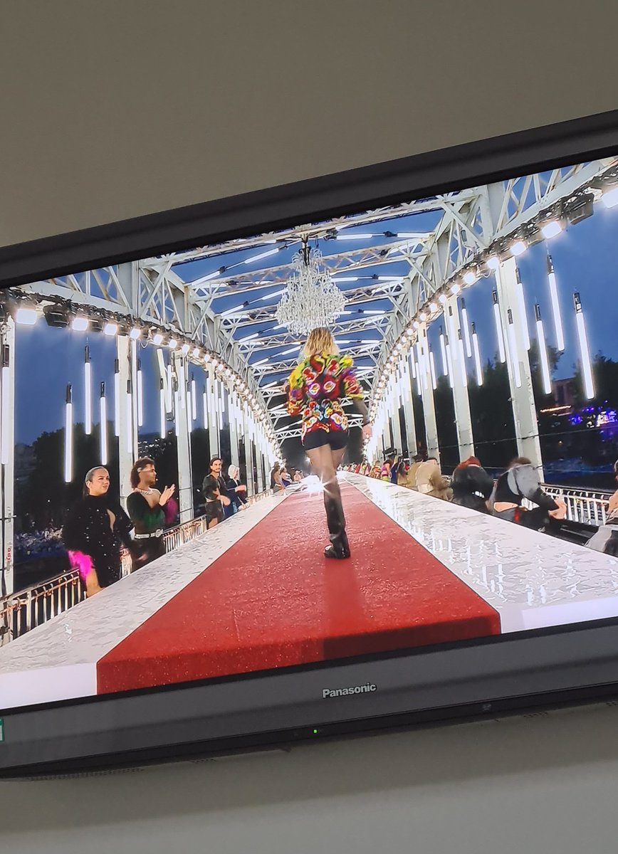 This surely is the worst opening ceremony ever #ParisOlympics2024 would like to know how many have changed channels? @Paris2024Club