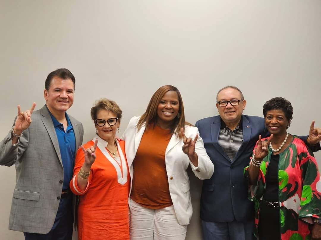 katrinabailey08's tweet photo. One year ago today... I successfully defended my dissertation! #finishEDd #itsdractually 🤘🏾🧡 https://t.co/iVElJJj3OG
