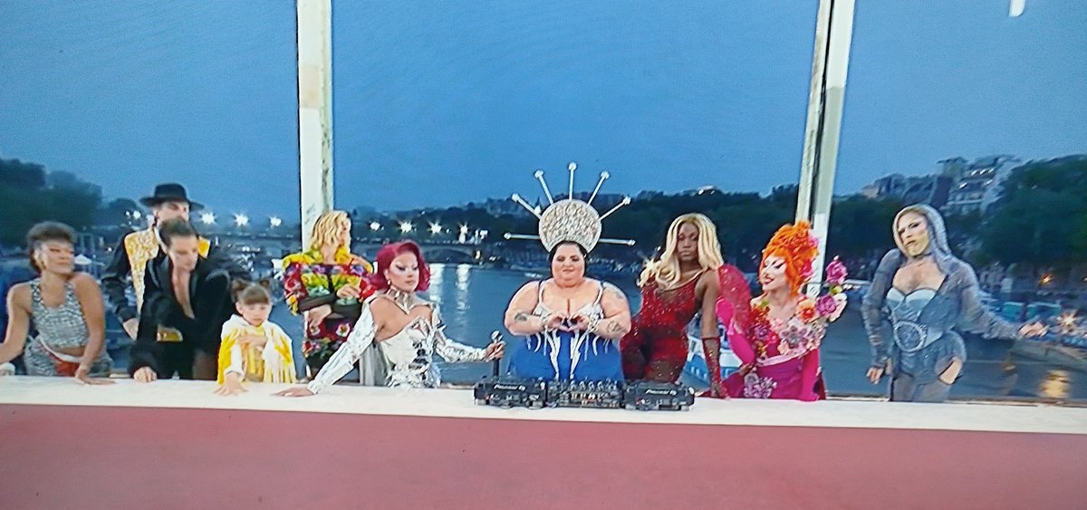 Ils viennent d'insulter 2.2 milliards de chrétiens dans le monde.
Ça dérape fort.
#ceremoniedouverture #JO2024 #Paris2024