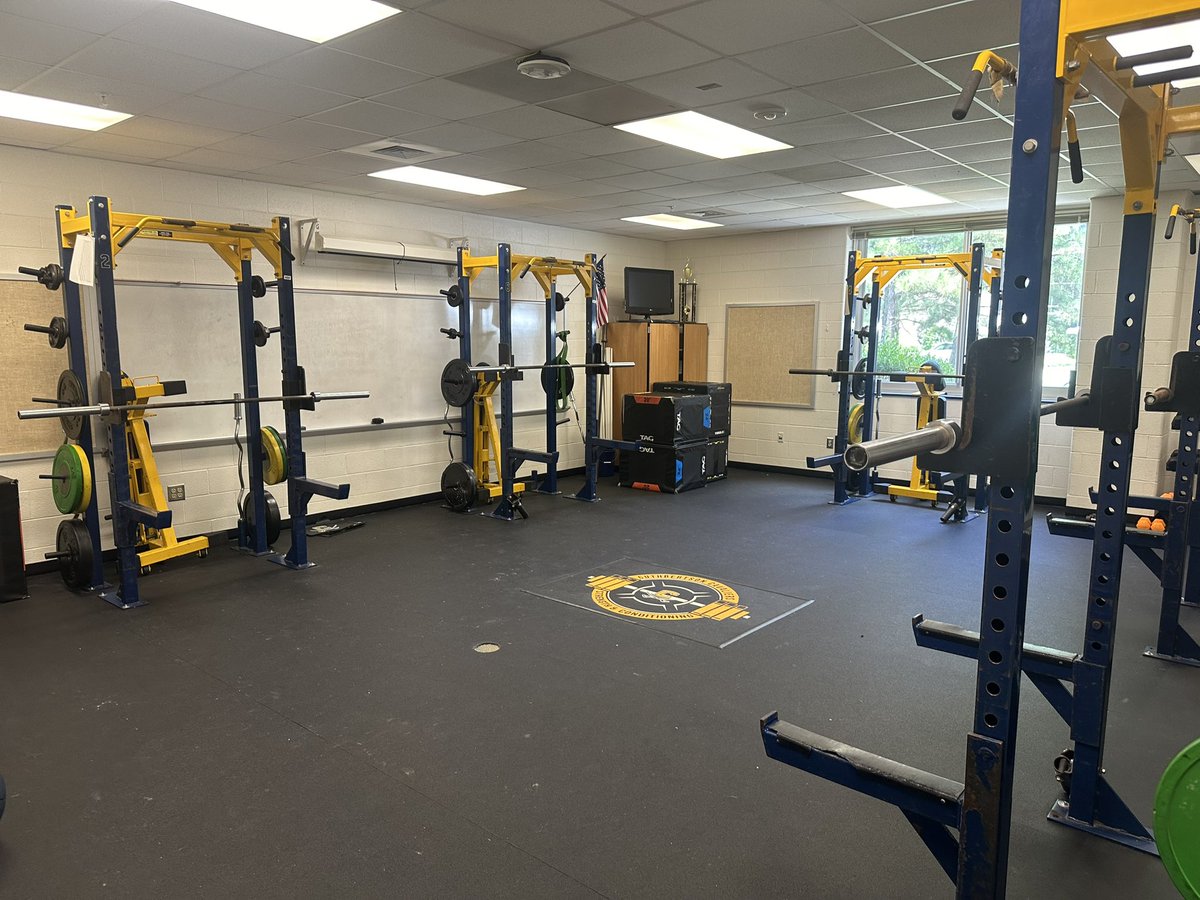 jeff_branch03's tweet photo. Did you know Carolina Fitness Equipment can do custom flooring? Not only do we have all the equipment, flooring, and turf you could ever dream of, but also service and install for equipment and flooring! 

Shoot me a message if you’re looking to take your space to the next level. https://t.co/fs0aRH4uYI