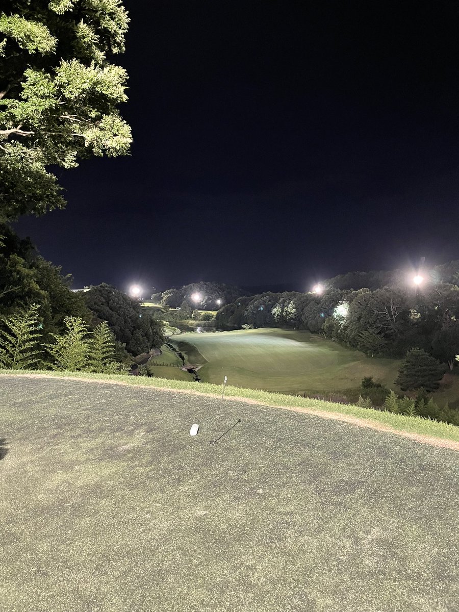 Darts_8230's tweet photo. 今日はムーンレイク市原⛳️に😆
初めてのナイター⛳️
見えないからめっちゃ疲労感🤣 https://t.co/LEmAmeJEYZ