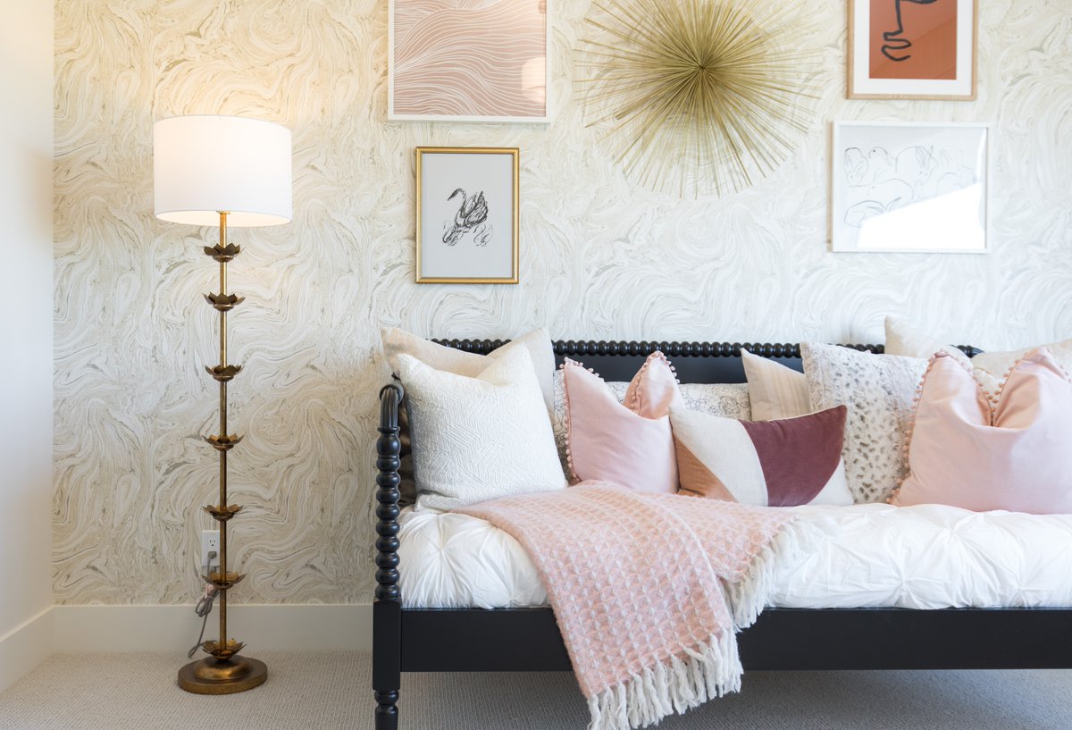 RCID_'s tweet image. Crestmont Showhome - This stunning showhome from 2023 is the epitome of fresh and airy! 

Interior Design: @rcid_⁠
Build: homesbyusltd
Photo: shellardphoto
⁠
#yycdesign #architecturaldigest #yycevents #yyc