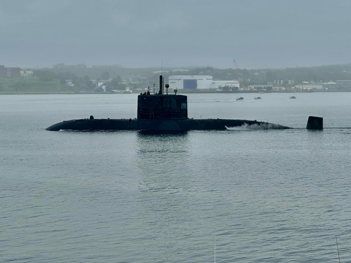 WarshipCam's tweet photo. HMCS Windsor (SSK 877) Victoria-class diesel-electric submarine coming into Halifax, Nova Scotia - July 26, 2024 #hmcswindsor #ssk877

SRC: FB- Halifax Harbour Photos / Penny Hustins 📸 https://t.co/h09gK3wmcN