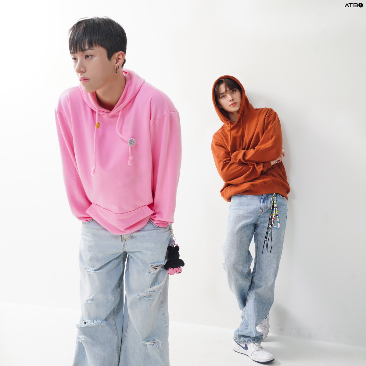 [🎉]

𝗔𝗧𝗕𝗢 𝟮𝗡𝗗 𝗔𝗡𝗡𝗜𝗩𝗘𝗥𝗦𝗔𝗥𝗬⛵✨

#ATBO #에이티비오
#BOAT #보트
#오준석 #OhJunseok
#류준민 #RyuJunmin
#ATBO_2ND_ANNIVERSARY
#ATBO와_BOAT의_두번째_여름