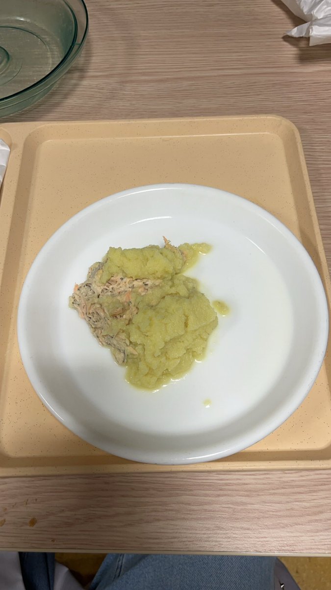 Plateau-repas, garde aux urgences, CHU, France, 2024 (hier) 🤡