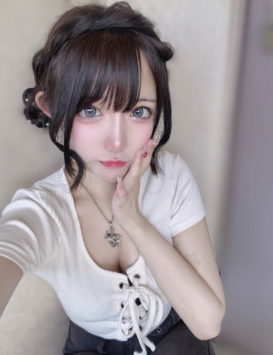 pinky84x's tweet photo. 私だけで頭の中いっぱいじゃないなんてどうなの？？？^っ. т^ https://t.co/rNnkLTNPNh
