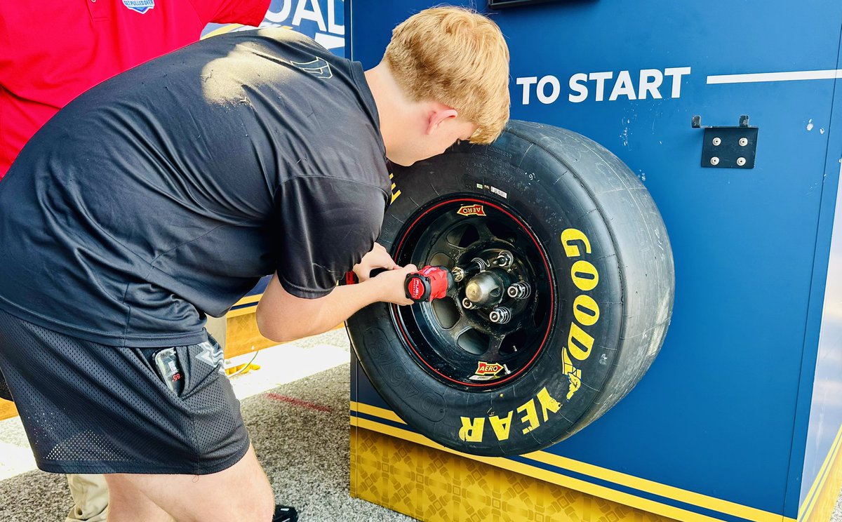 🏁 𝗦𝘁𝘂𝗱𝗲𝗻𝘁 𝗟𝗲𝗮𝗱𝗲𝗿𝘀𝗵𝗶𝗽 𝗖𝗼𝗻𝗳𝗲𝗿𝗲𝗻𝗰𝗲 🏁
&gt;&gt;𝘚𝘦𝘴𝘴𝘪𝘰𝘯 #2
&gt;&gt;&gt;𝘙𝘶𝘭𝘦 𝘵𝘩𝘦 𝘙𝘰𝘢𝘥
#ChoicesMatter
#LeadershipintheFastLane #SLC #IHSAA