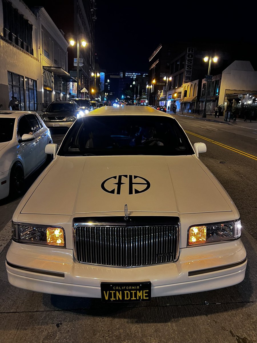 Vinnie & Dimebags's Limo tweet media