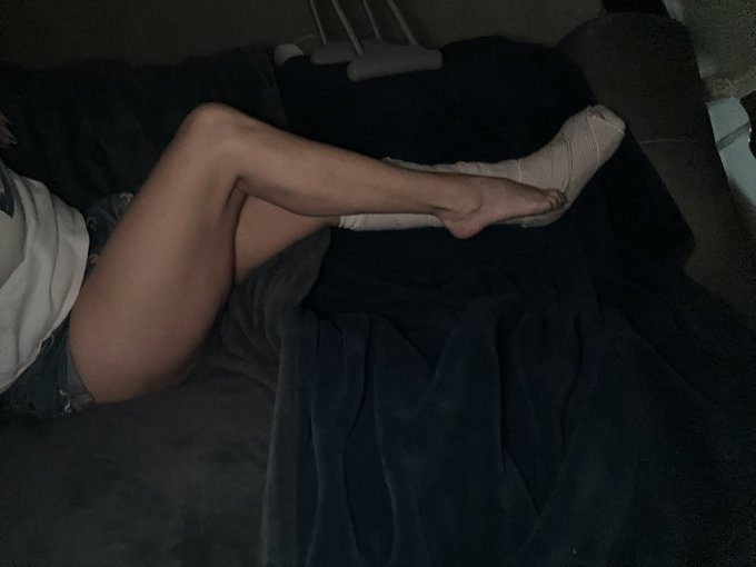 Drain that wallet sexy legs down arch toes worship Goddess $bbddstl @bbddstl https://t.co/FzP4q8Tas3<a href="/tag/ootd"class="tags"><span>#ootd</span></a><a href="/tag/dancer"class="tags"><span>#dancer</span></a><a href="/tag/milf"class="tags"><span>#milf</span></a><a href="/tag/exoticdancer"class="tags"><span>#exoticdancer</span></a>